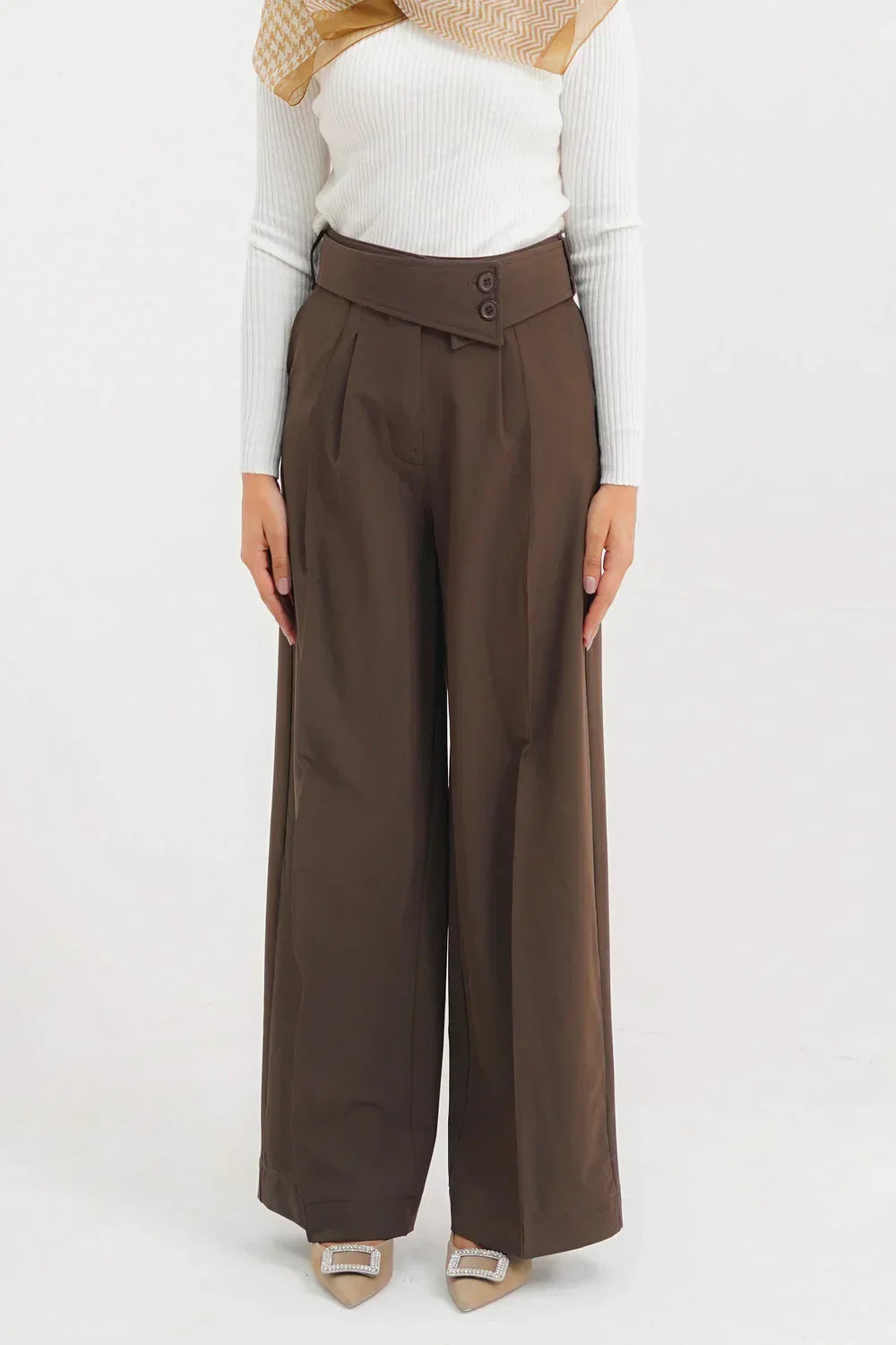 Brown Pleated Pant With Belt