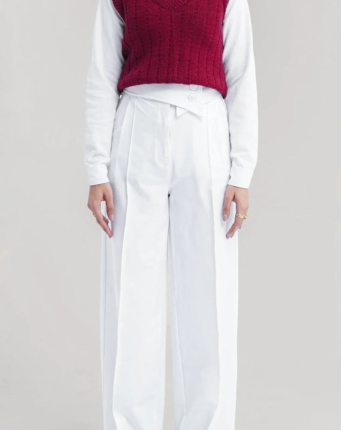 White Pleated Pant With Belt