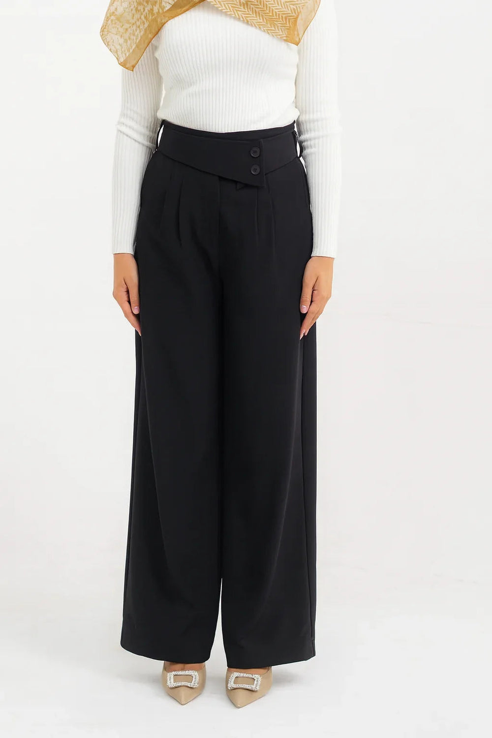 Black Pleated Pant With Belt