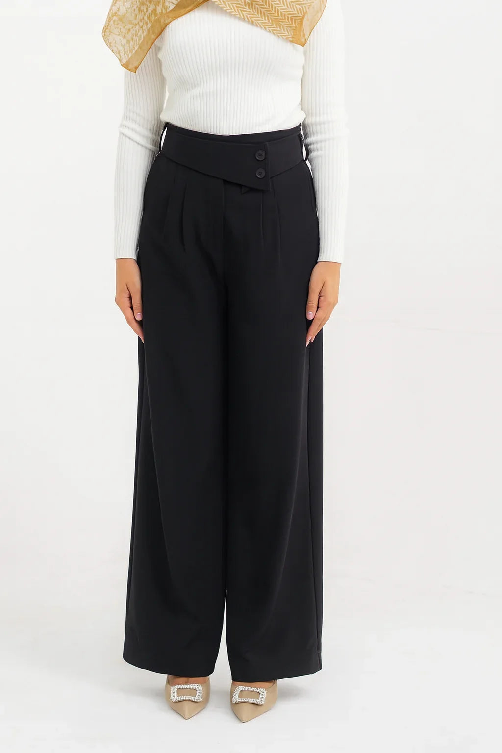 Black Pleated Pant With Belt