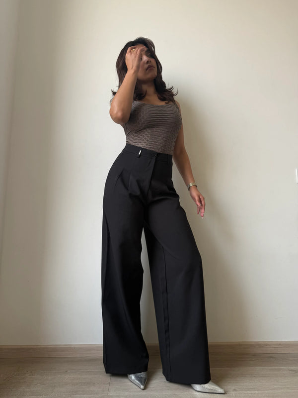 Black  Wide leg Pleated Pant